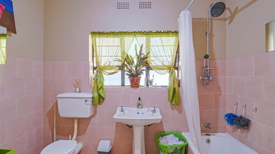 4 Bedroom Property for Sale in Safari Gardens North West